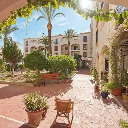 Duquesa 'penthouse' Large Apt Close To Port/beach * Manilva