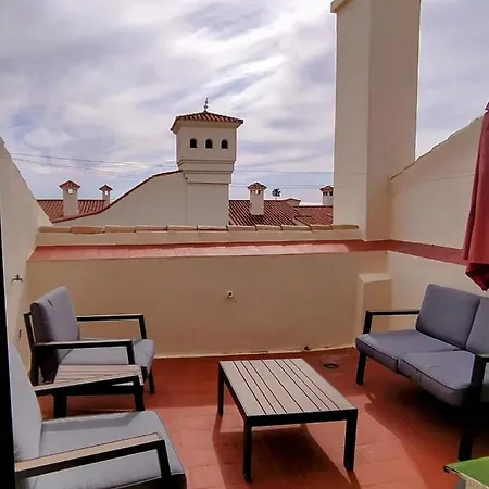 Duquesa 'penthouse' Large Apt Close To Port/beach Apartamento *