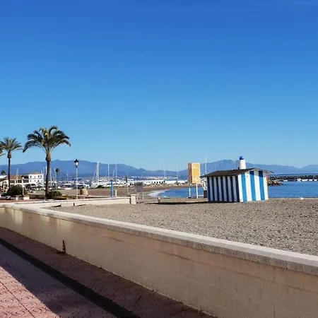 Duquesa 'penthouse' Large Apt Close To Port/beach Apartamento *